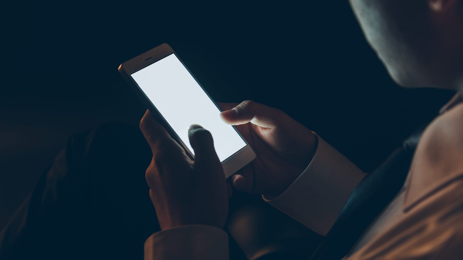 Confession: I Cannot Find the Emotional Strength to Respond to Messages Lately