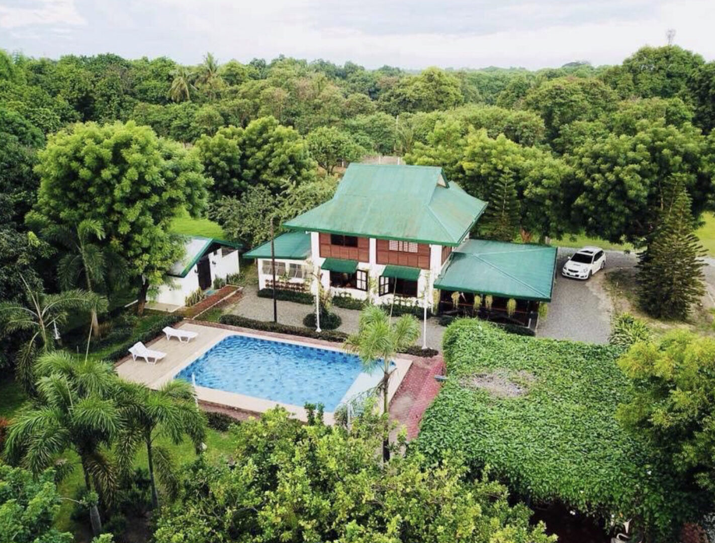 Driving Up North for Clark’s Hot Air Balloon Fest? Book these Unique Airbnb Stays in Pampanga