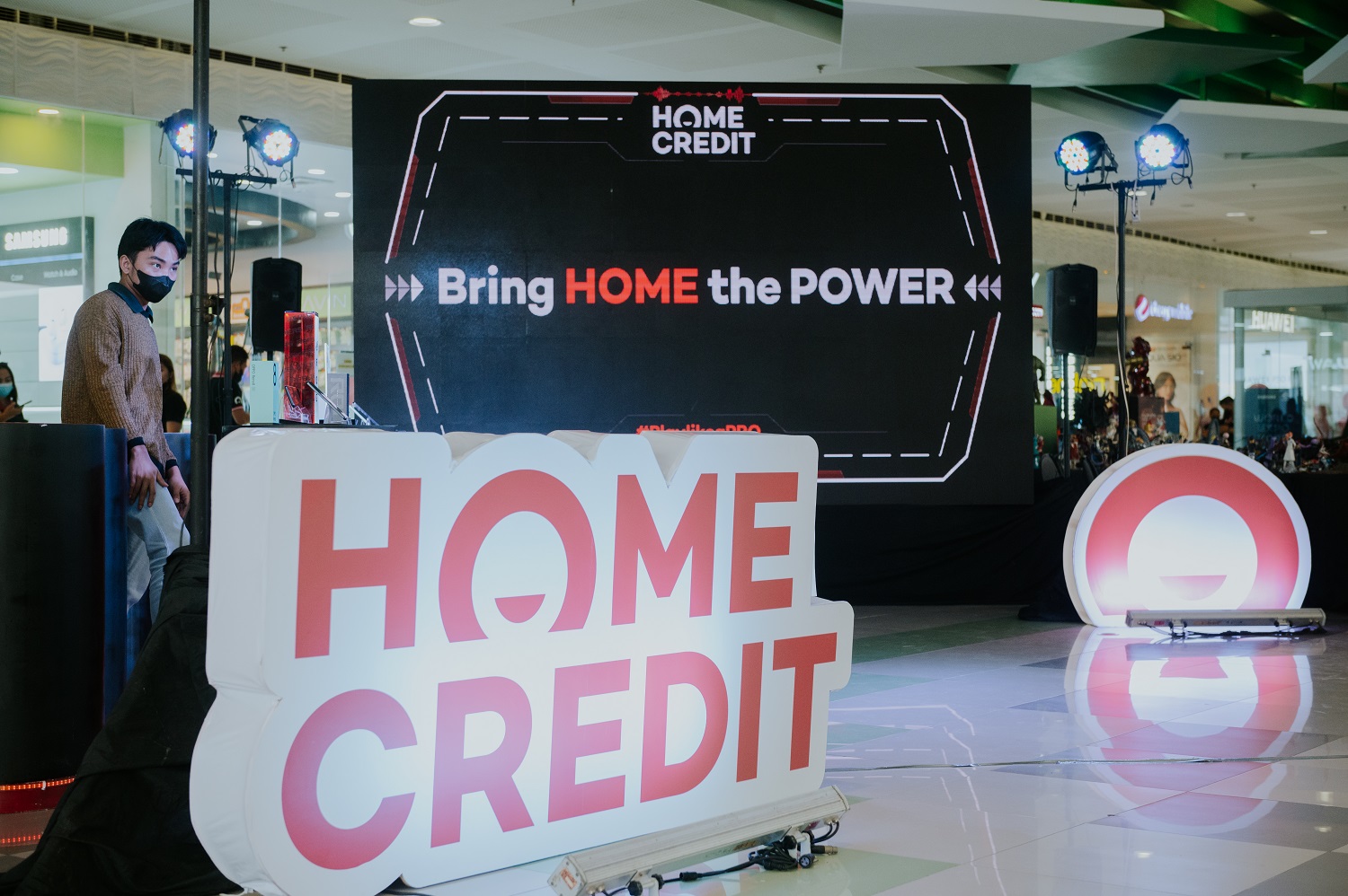 Home Credit Brings the Power of Gaming to Iloilo with UNICON 2022