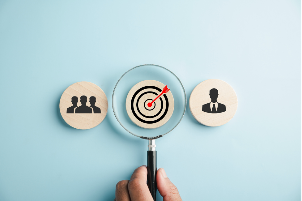 define the target audience in building an online community